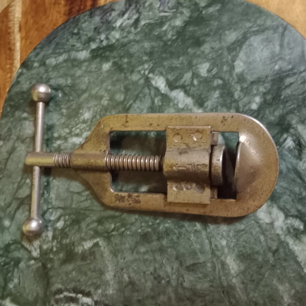 Handheld Nutcracker - Picture 2 of 8